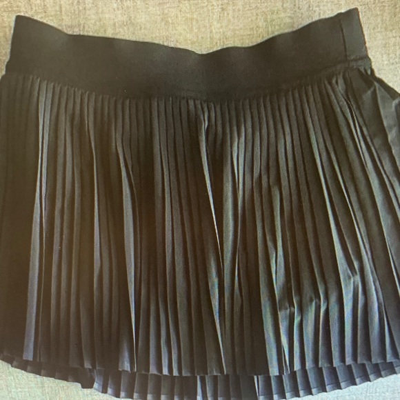 Lululemon Athletica Black Varsity pleat Skirt - Picture 1 of 1